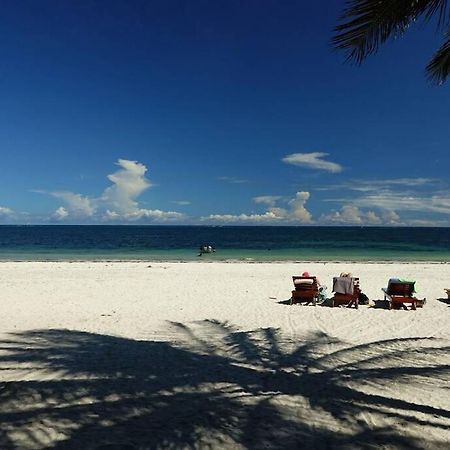 Cowrie Beach Haven Studio Apartment Момбаса Екстериор снимка