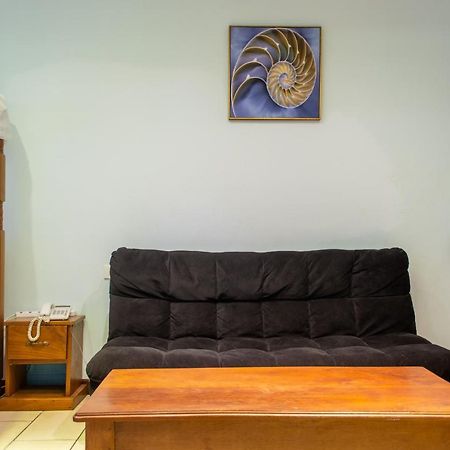 Cowrie Beach Haven Studio Apartment Момбаса Екстериор снимка