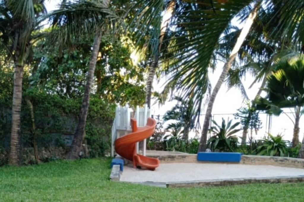 Cowrie Beach Haven Studio Apartment Момбаса Екстериор снимка