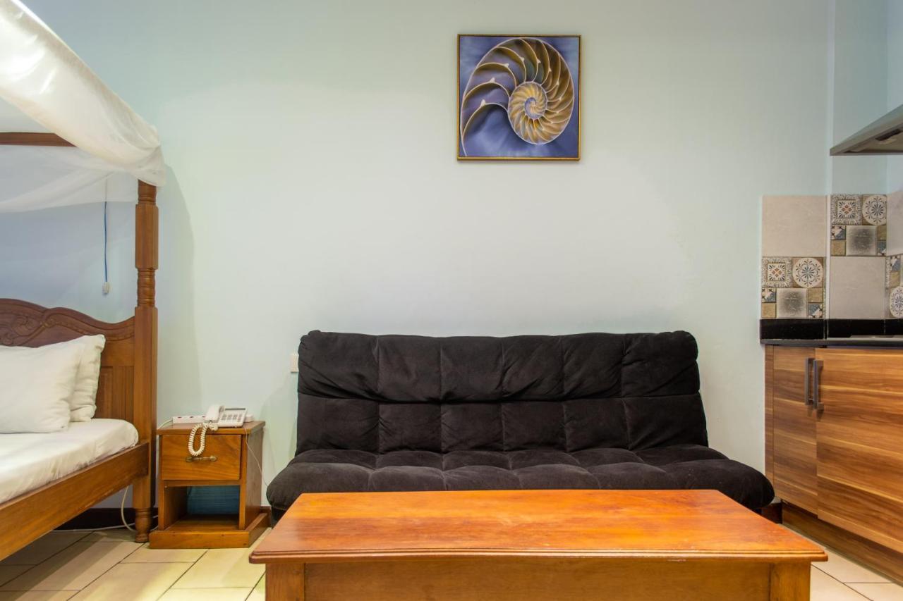 Cowrie Beach Haven Studio Apartment Момбаса Екстериор снимка