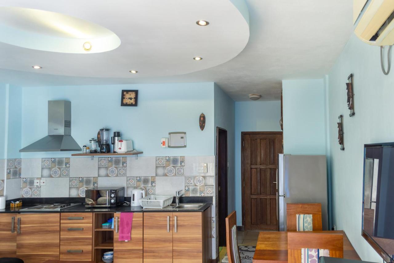 Cowrie Beach Haven Studio Apartment Момбаса Екстериор снимка
