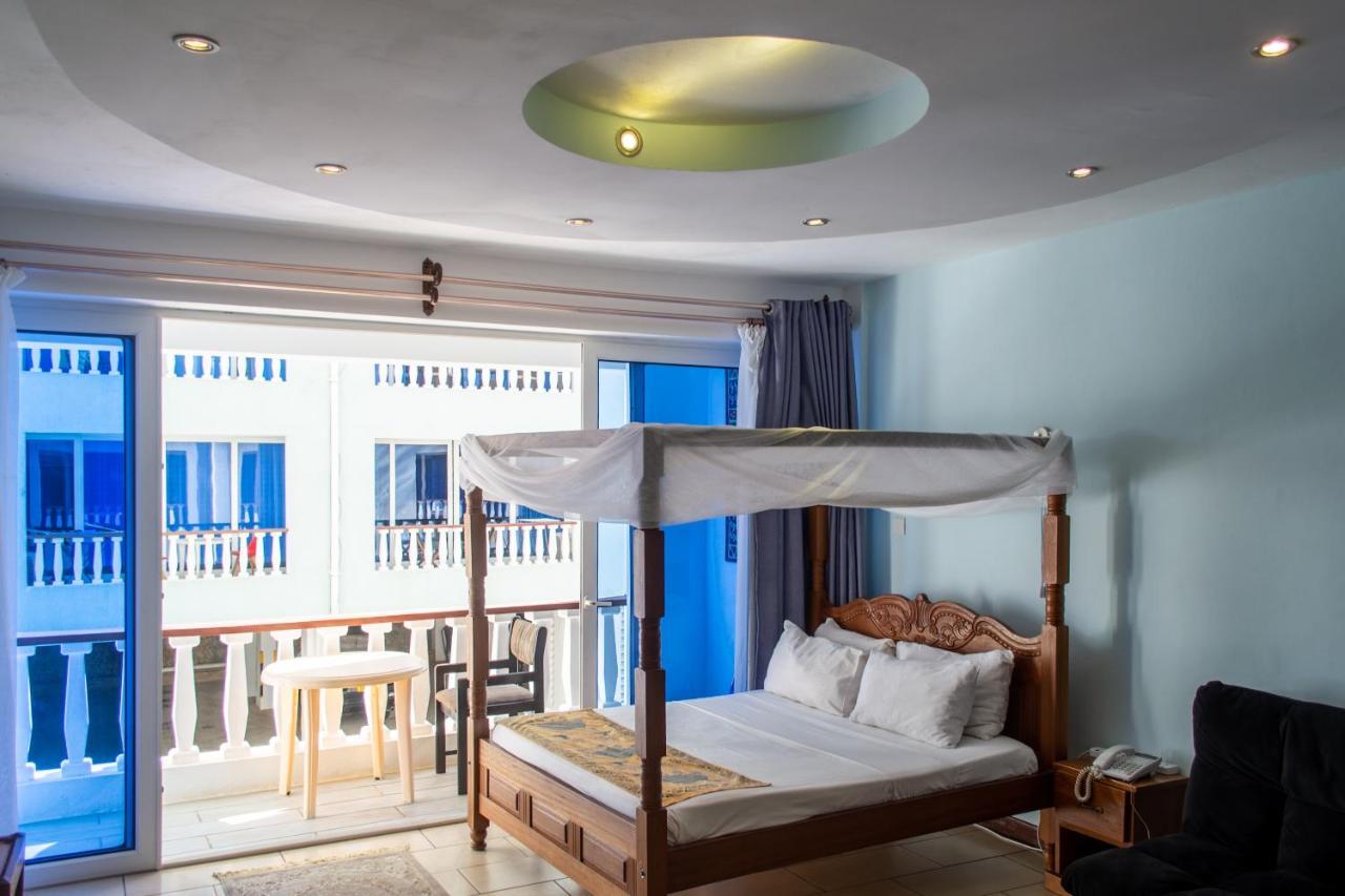 Cowrie Beach Haven Studio Apartment Момбаса Екстериор снимка